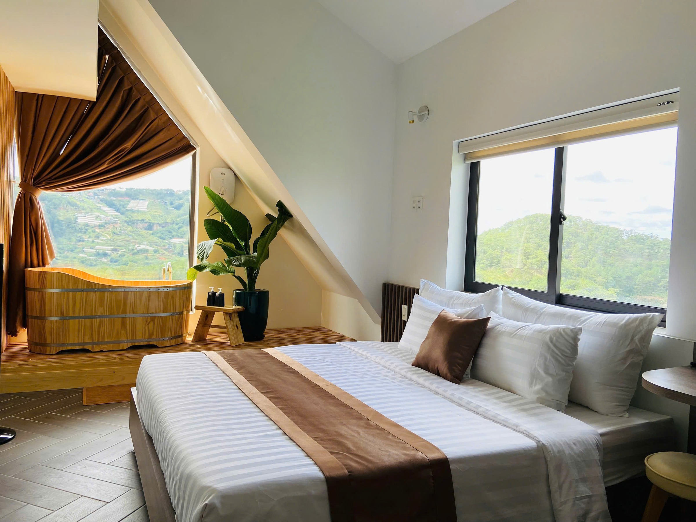 Khung cảnh Đà Lạt nhìn từ Nắng's Villa