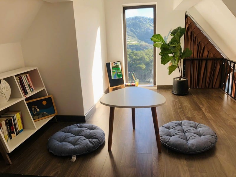 Gác lửng đọc sách