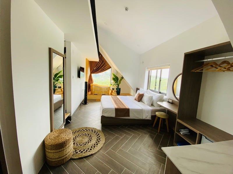 Sunrise Room